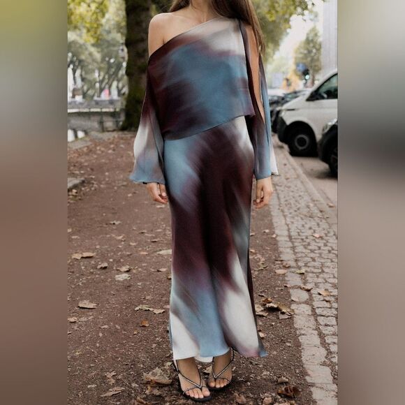 NWT ZARA SATIN printβmidi dress with cape blue and brown Included Cape - Picture 10 of 15